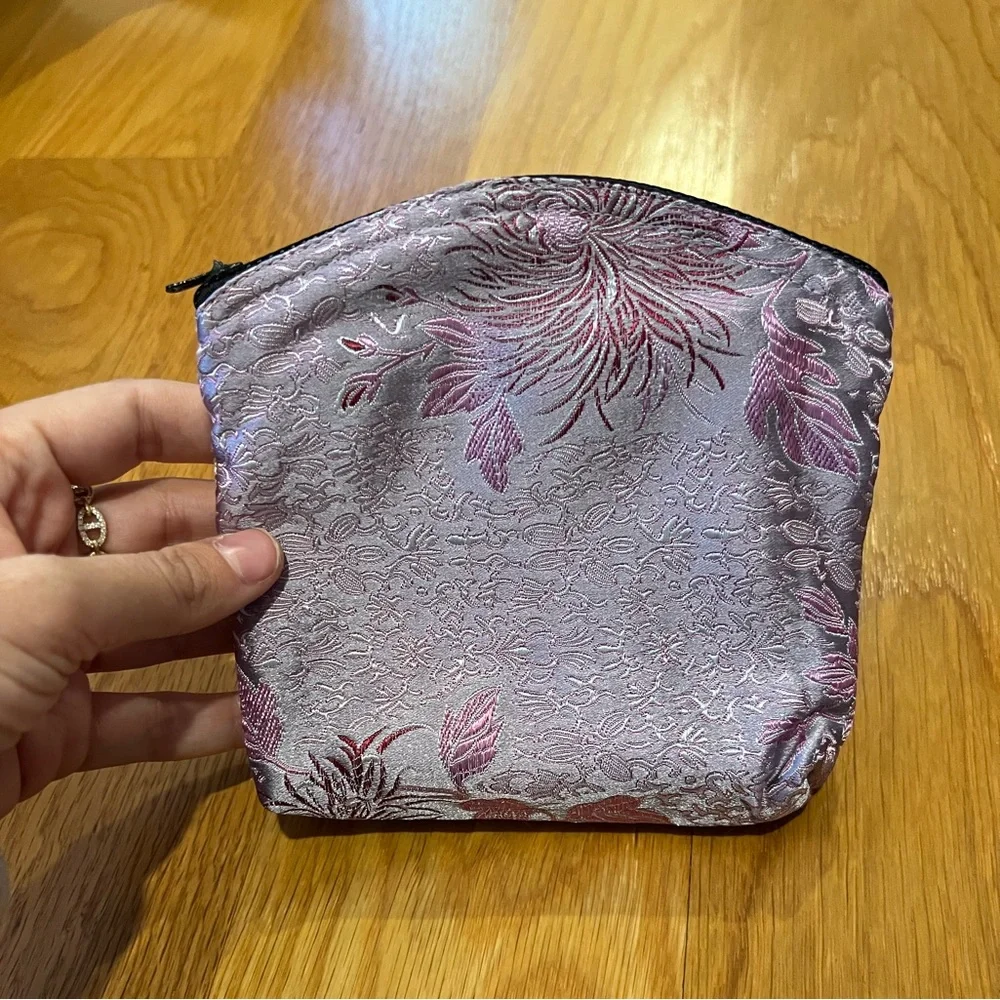Pretty patterned pouch! - Picture 3 of 6